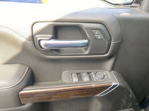 Used 2021 GMC Sierra 1500 SLE image 16