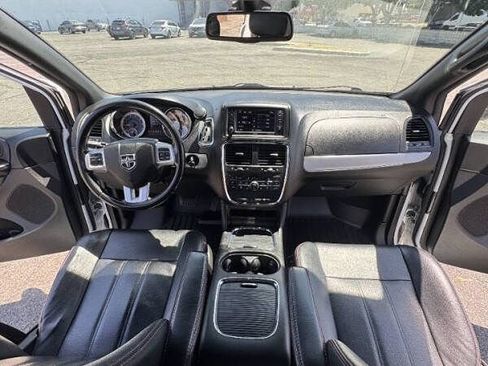Used 2019 Dodge Grand Caravan GT FWD image 15