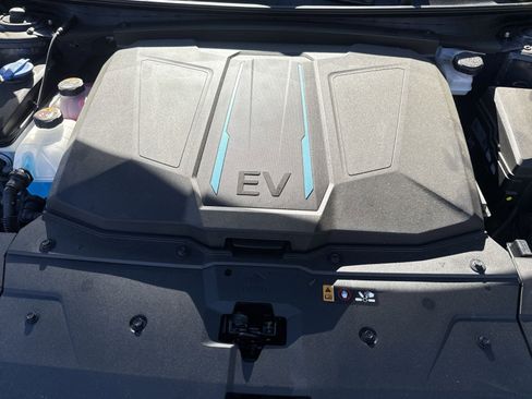 New 2024 Hyundai Ioniq 5 SE image 26