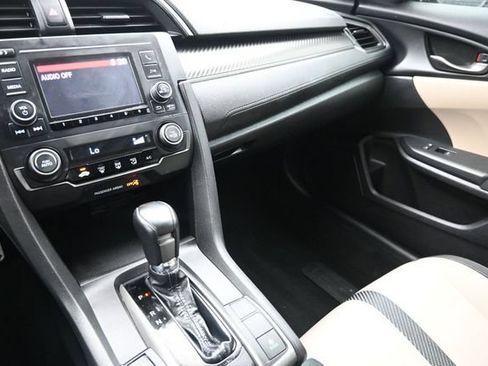 Used 2018 Honda Civic Sport image 28