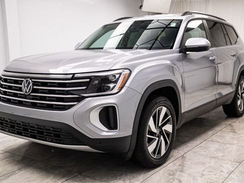 Used 2025 Volkswagen Atlas SE image 6