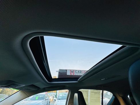 Used 2011 Lexus CT 200h Premium image 33