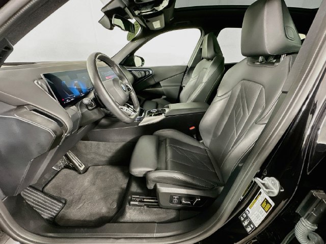 Used 2025 BMW X3 xDrive30i AWD/4WD image 4