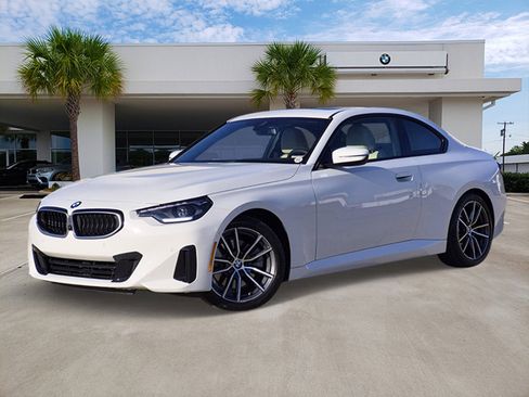 Certified 2025 BMW 230i Coupe w/ Convenience Package image 1