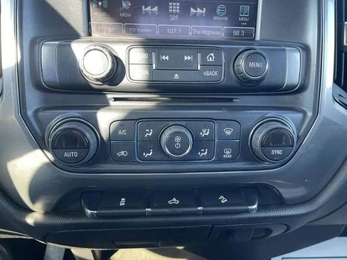 Used 2018 Chevrolet Silverado 1500 LT w/ All Star Edition image 27