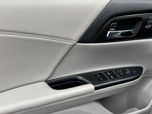Used 2015 Honda Accord EX-L image 12
