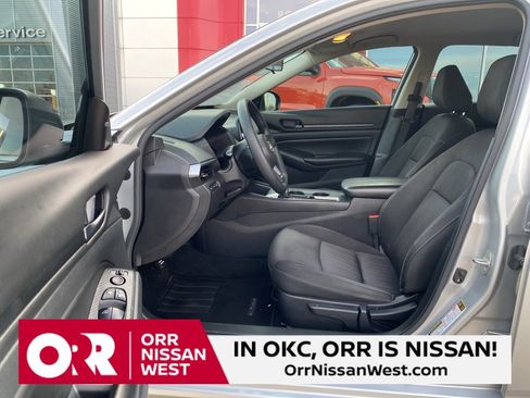 Used 2024 Nissan Altima 2.5 S image 13