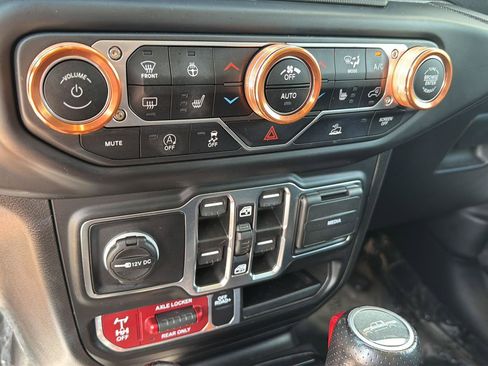 Used 2022 Jeep Gladiator Mojave w/ Cold Weather Group AWD/4WD image 27