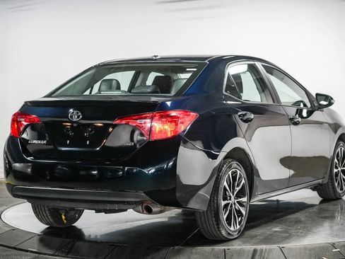 Certified 2017 Toyota Corolla SE w/ SE Premium Package FWD image 7