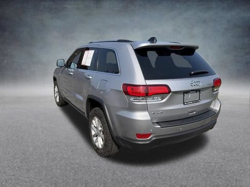 Used 2021 Jeep Grand Cherokee Laredo AWD/4WD image 3