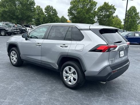 Used 2022 Toyota RAV4 LE FWD image 6