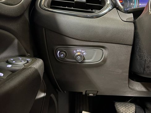 Used 2023 Chevrolet Equinox RS w/ RS Leather Package AWD/4WD image 19