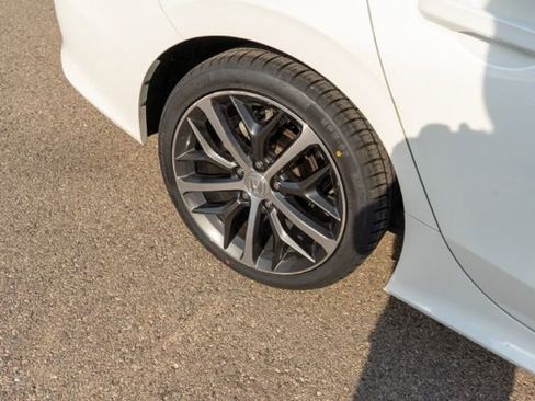 Used 2024 Honda Civic Touring image 9