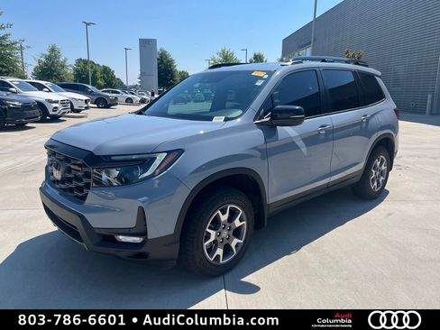 Used 2022 Honda Passport TrailSport image 2