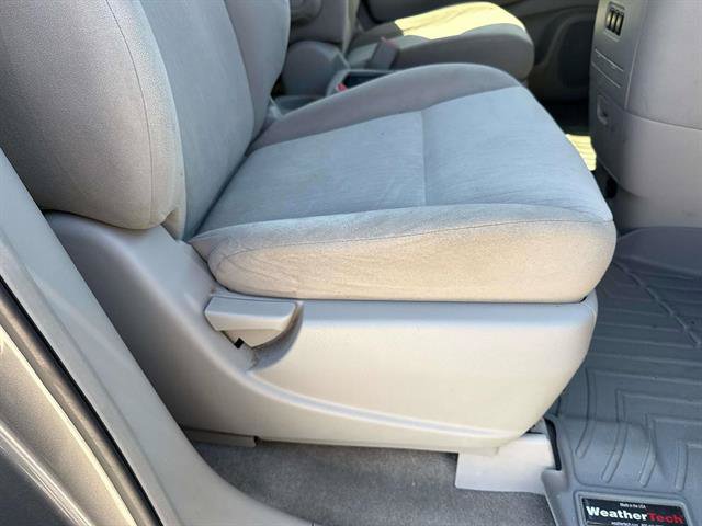Used 2015 Nissan Quest SV FWD image 12
