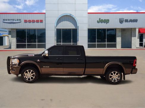 Used 2024 RAM 3500 Limited w/ Towing Technology Group AWD/4WD image 3