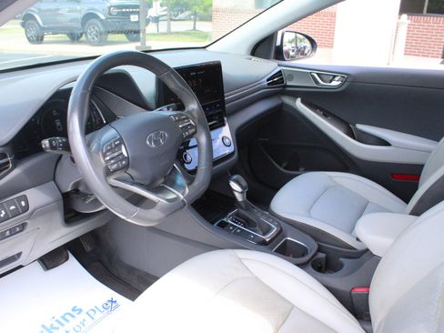 Used 2022 Hyundai Ioniq Limited FWD image 13