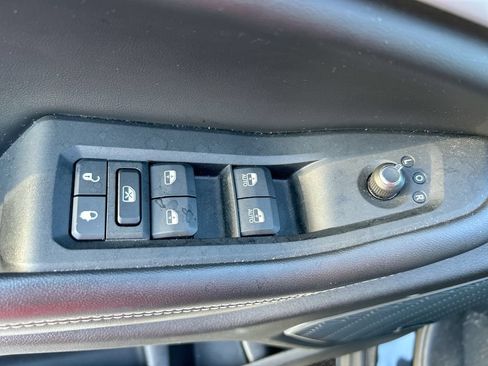 Used 2023 Jeep Grand Cherokee Limited w/ Black Appearance Package RWD image 14
