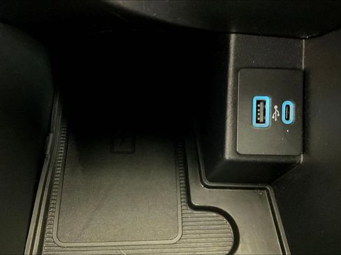 Used 2021 Ford Edge ST-Line image 30