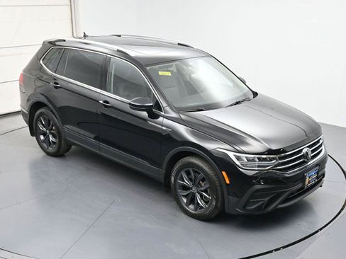 Used 2022 Volkswagen Tiguan SE AWD/4WD image 34
