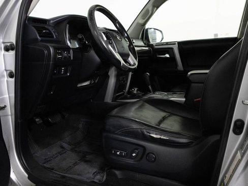 Used 2014 Toyota 4Runner Limited image 17