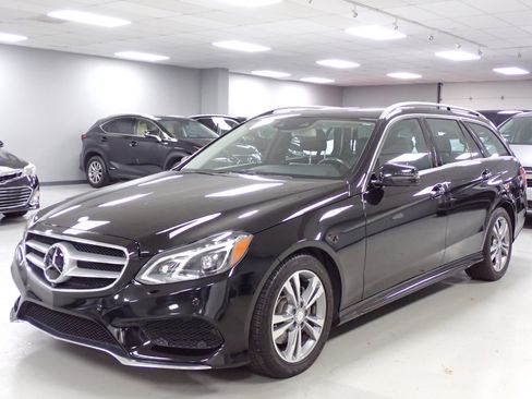 Used 2014 Mercedes-Benz E 350 4MATIC Wagon w/ Premium 1 Package image 4