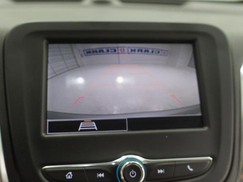 Used 2022 Chevrolet Equinox LS FWD image 19