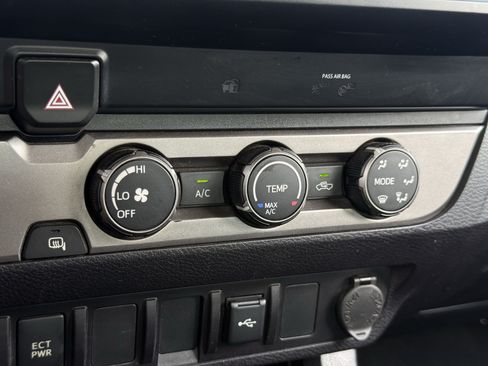 Used 2021 Toyota Tacoma SR w/ SR Convenience Package RWD image 27