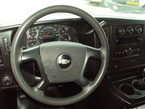 Used 2014 Chevrolet Express 1500 AWD image 19