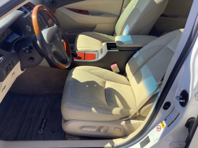 Used 2010 Lexus ES 350 w/ Preferred Accessory Package FWD image 9