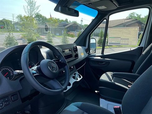 New 2025 Mercedes-Benz Sprinter 2500 image 8