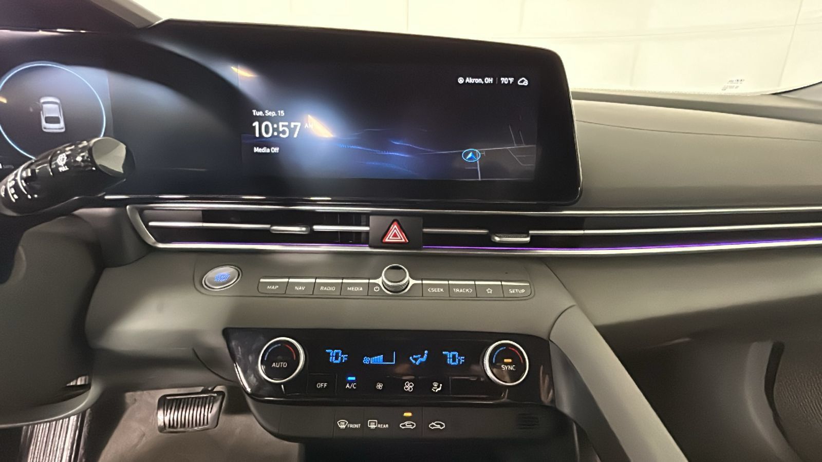Certified 2024 Hyundai Elantra SEL FWD image 28