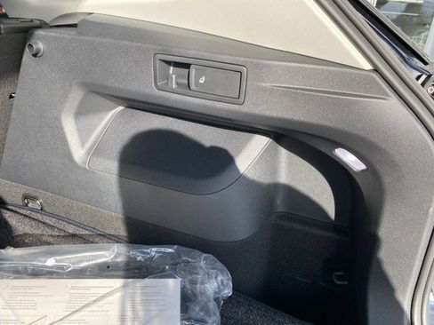 New 2026 Volkswagen Tiguan SE image 56