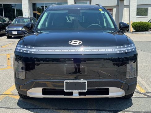 New 2026 Hyundai Ioniq 9 SE image 8