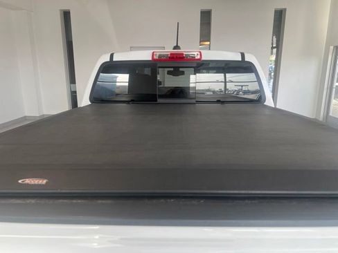 Used 2016 GMC Canyon SLT AWD/4WD image 27