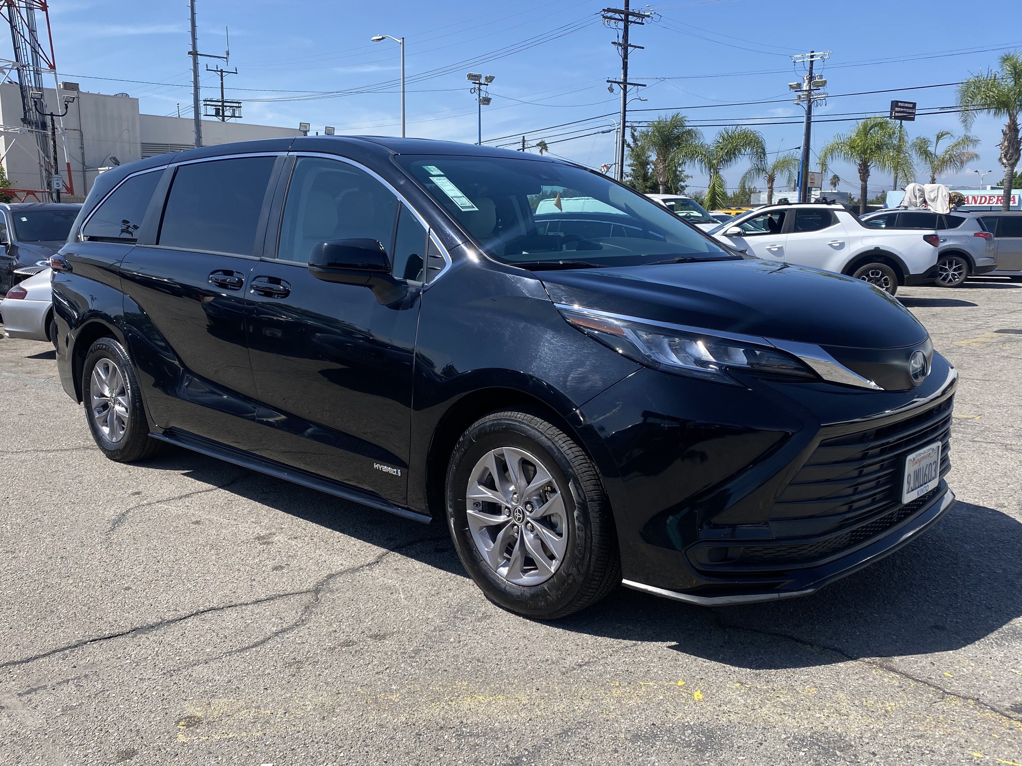 Used 2021 Toyota Sienna LE FWD image 7