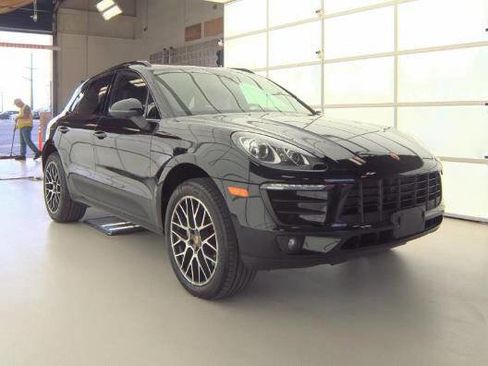 Used 2018 Porsche Macan S w/ Premium Package Plus AWD/4WD image 2