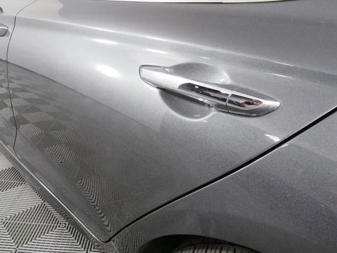 Used 2019 Genesis G70 2.0T Advanced image 28