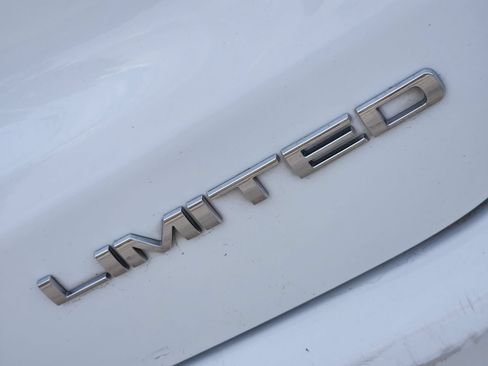 Used 2024 Jeep Compass Limited AWD/4WD image 10