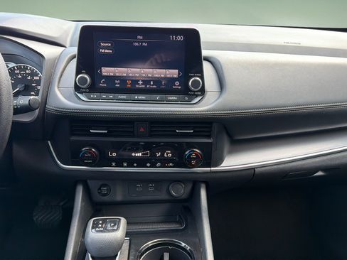 Certified 2024 Nissan Rogue SV FWD image 7