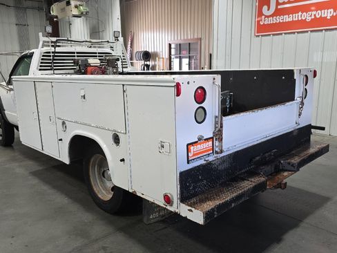 Used 2000 Chevrolet Silverado 3500 2WD Regular Cab HD image 3