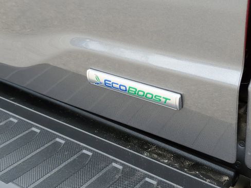 Certified 2022 Ford F150 XLT w/ Equipment Group 302A High image 7