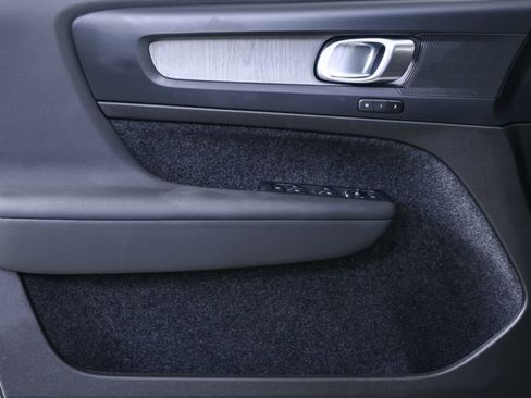 Certified 2025 Volvo XC40 B5 Plus image 8