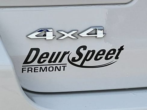 Used 2023 Jeep Grand Cherokee Limited AWD/4WD image 2