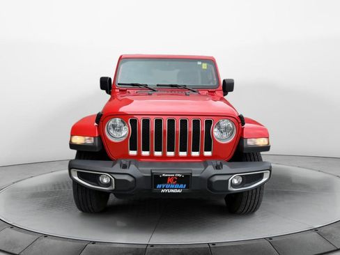 Used 2023 Jeep Wrangler Sahara image 8