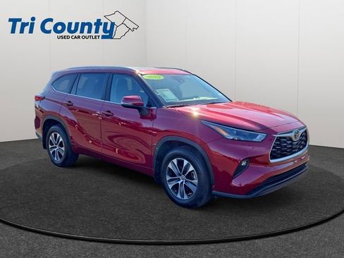 Used 2023 Toyota Highlander XLE image 1