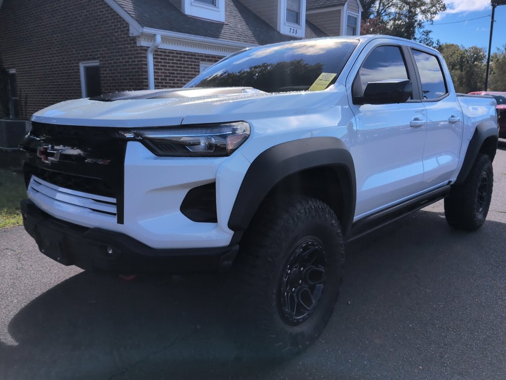 Used 2024 Chevrolet Colorado ZR2 w/ ZR2 Bison Edition AWD/4WD image 3