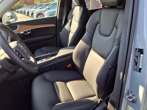New 2025 Volvo XC90 B6 Plus w/ Protection Package Premier image 18