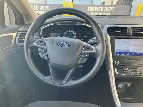 Used 2020 Ford Fusion SE image 23