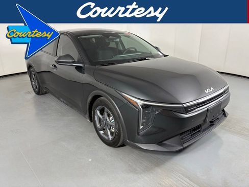 Used 2025 Kia K4 FWD image 1